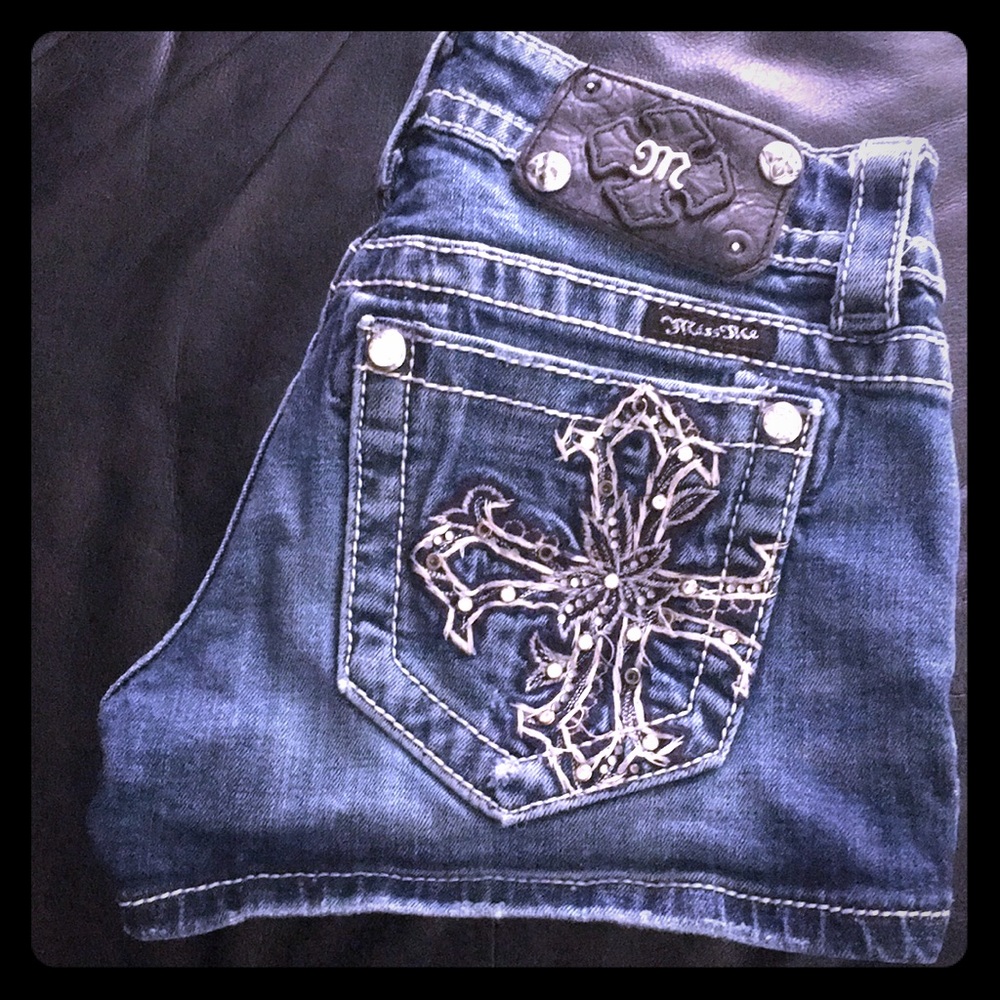 Miss me shorts size 25.